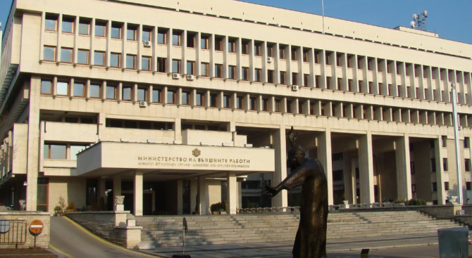 МВнР: В постоянна връзка сме с властите в Букурещ