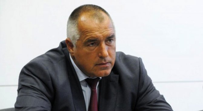 Борисов: Недопустимо е униформени служители да дават пример как се вършат незаконни действия (обнове