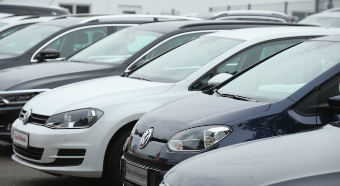 Фолксваген откри несъответствия при емисиите въглероден диоксид в 800 000 свои коли