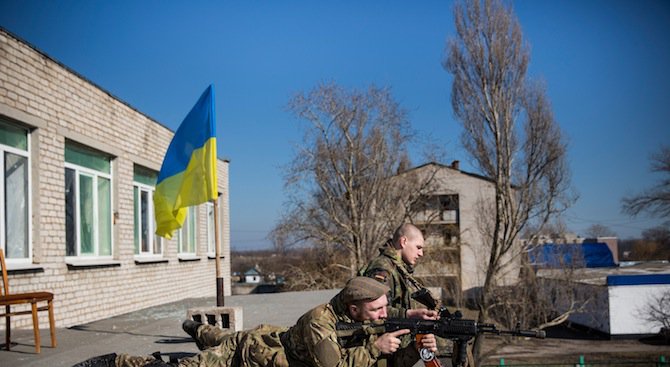 Неизвестни стреляха по сградата на главната прокуратура в Украйна