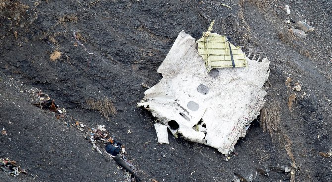 Разследващите самолетната катастрофа в Египет: 90% сме сигурни, че на борда е имало експлозия на бом