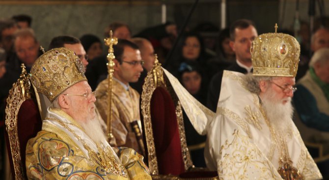 Вселенският патриарх Вартоломей и патриарх Неофит отслужиха Съборна литургия (снимки)