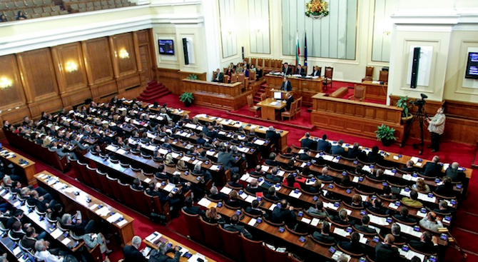 Депутатите продължават с дебатите по промените в Закона за местните данъци и такси