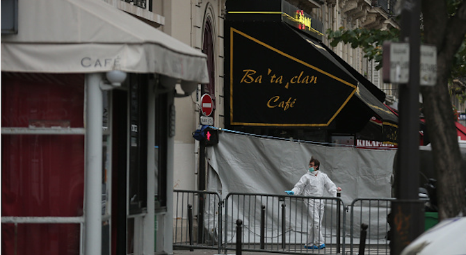 Двама от парижките атентатори са тийнейджъри