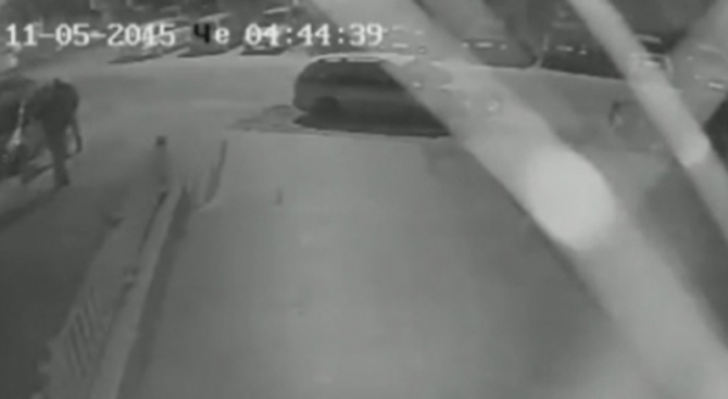Поредна кражба на автомобил от гараж (видео)