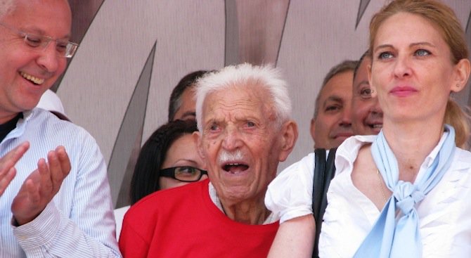Най-възрастният социалист - 105-годишният бай Асен, почина
