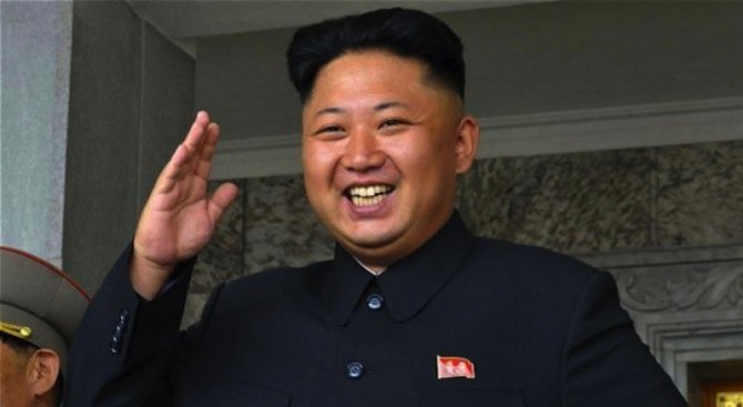Ким Чен Ун: Всички мъже трябва да са с моята прическа