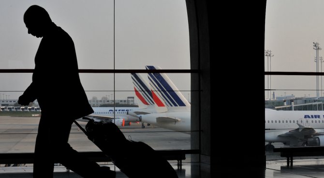 Уволниха 57 служители от парижкото летище &quot;Шарл де Гол&quot;, имали радикални възгледи