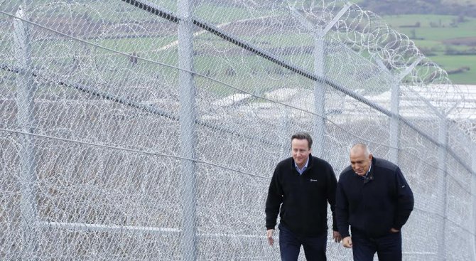 Борисов и Камерън инспектираха охраната на българо-турската граница (видео)