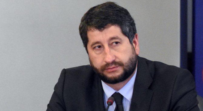 Христо Иванов: Единственият изход е изчистването на съмненията за корупция в СГС