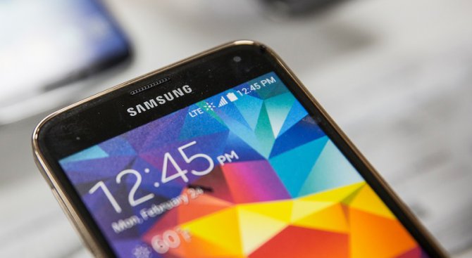 Samsung даде 548 млн. долара на Apple за нарушаване на патентни права