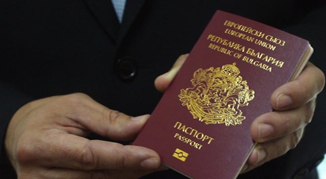 52-годишна пловдивчанка в ареста за фалшиви паспорти