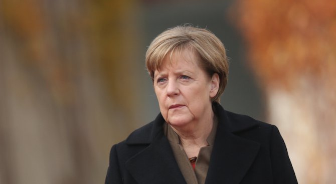 Меркел приветства Парижкото споразумение за климата