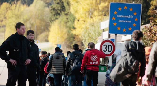 Над 960 хиляди кандидати за убежище са били регистрирани в Германия от началото на годината