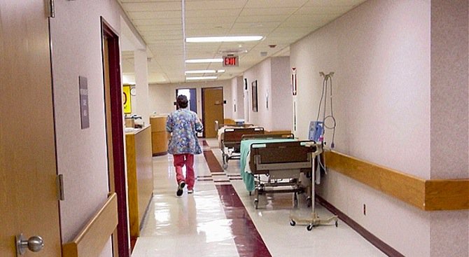 Най-честото нарушение в болниците е липсата на почивка, установи проверка