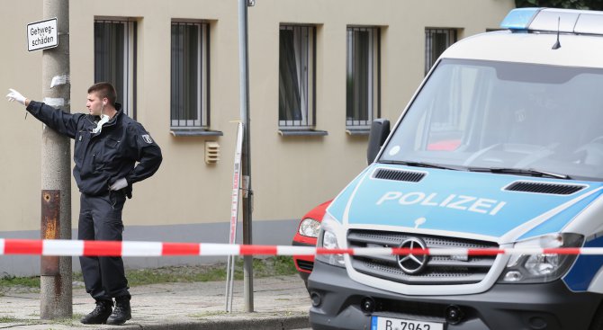 Нападнаха с базука бронирана кола за превоз на ценности в Германия