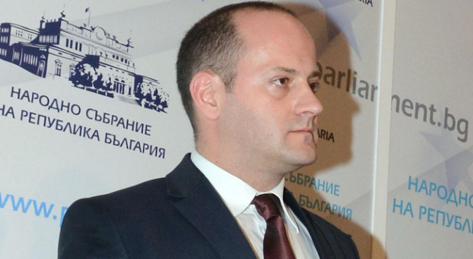 Радан Кънев: Сегашното управление се оформя като управление на ГЕРБ, ДПС и АБВ (видео)