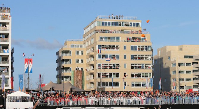 Три тона канабис открити в жилище в Амстердам