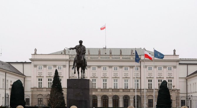 Власт и опозиция се борят за надмощие в полския Конституционен съд