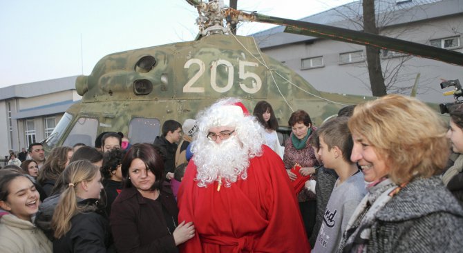 Днес се състоя Коледeн базар „Магията на Коледа“ в Националния военноисторически музей (видео)