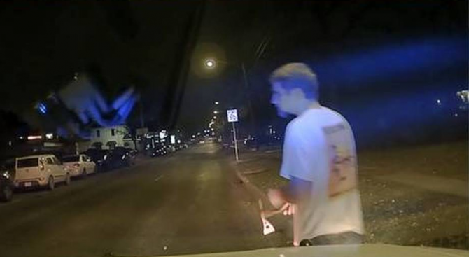 Полицай застреля студент в щата Тексас (видео)