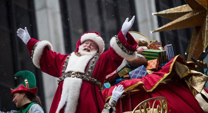 Дядо Коледа раздаде подаръците и се върна безпроблемно на Северния полюс