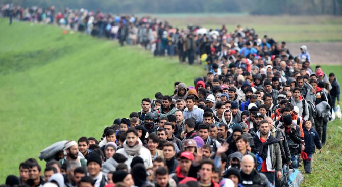 Над 1 милион вече са мигрантите, пристигнали тази година в страни от ЕС