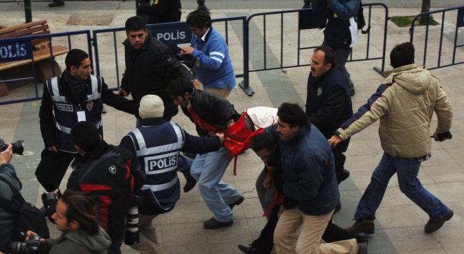 Сблъсъци в Истанбул