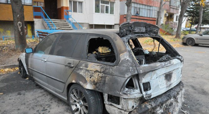 Лек автомобил изгоря в Благоевград