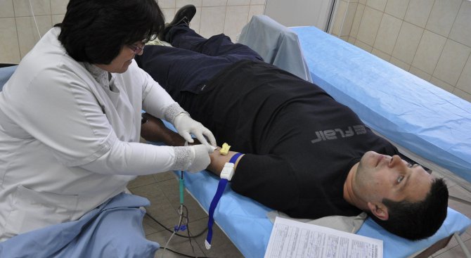 Само 30 са доброволните и безвъзмездни кръводарители в Русе за 2015 година