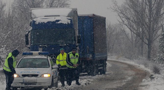 Две катастрофи затвориха пътя Горна Оряховица-Арбанаси