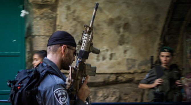 Израелската полиция уби арабин, застрелял трима в Тел Авив