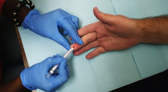 Криза с тестовете за СПИН