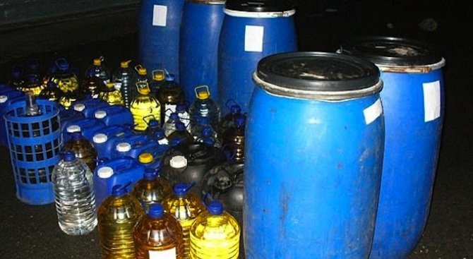 Откриха над 2,5 тона нелегален алкохол в лясковско село