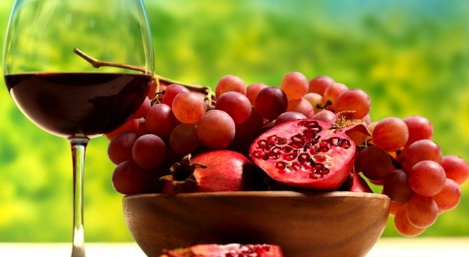 Червеното вино и плодовете са полезни за мъжкото либидо