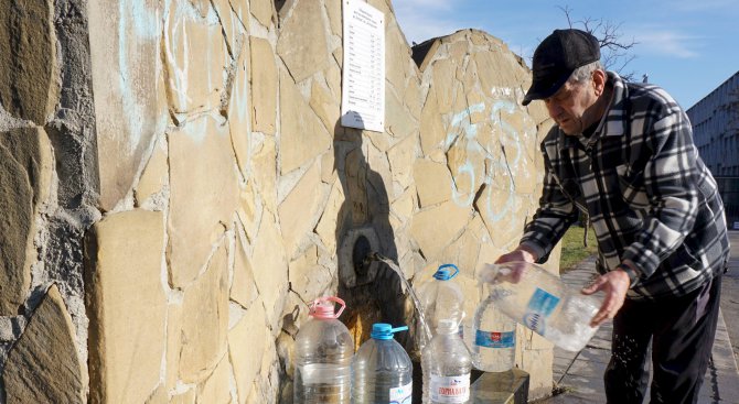 Хиляди варненци останаха без вода (снимки)