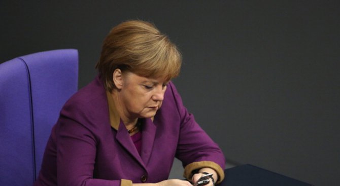 Рейтингът на Ангела Меркел пада