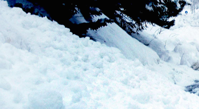 Метър сняг в планината в Габровско