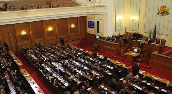 Парламентът гласува оставката на депутата от ГЕРБ Димитър Желев