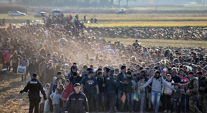 Повече от 4 милиона мигранти може да дойдат в Европа през следващите години