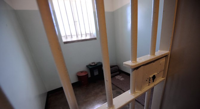 4 г. затвор за перничанин, задигнал мобилен телефон