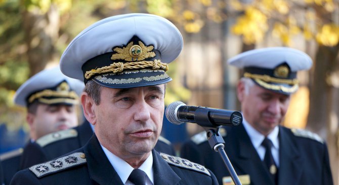 МС предложи вицеадмирал Румен Николов да бъде освободен от военна служба