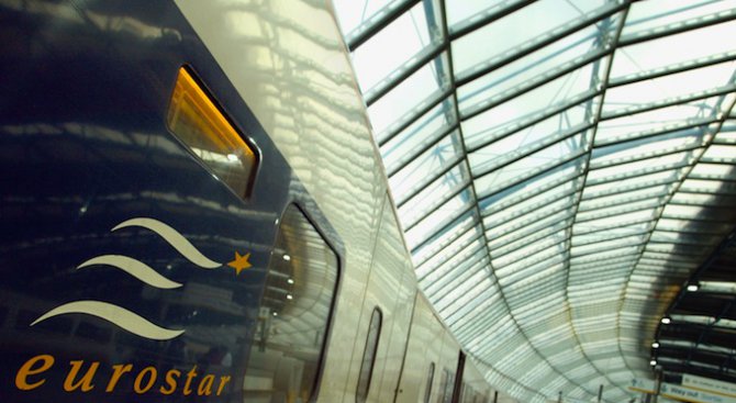 Около 700 пътници останаха блокирани в продължение на 8 часа във влак &quot;Евростар&quot;