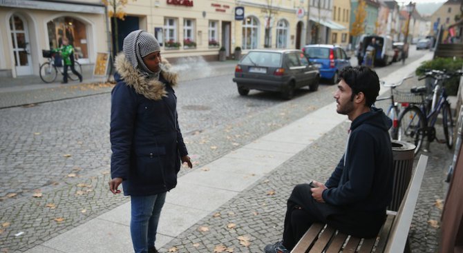 Швеция се мъчи да се справи с престъпността в бежанските приюти