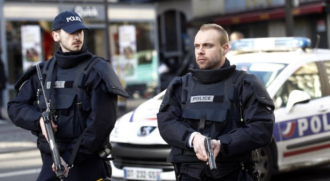 Арести във Франция предотвратиха атаки срещу нощни клубове