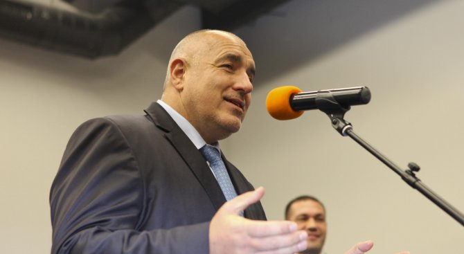 Борисов предложи за награда лекарите, извършил уникална за България вътреутробна операция