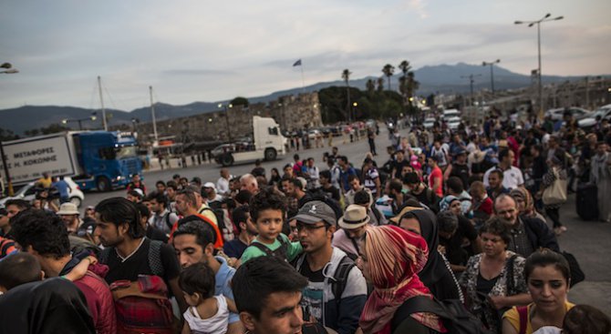 ЕС: Атина допуска редица нарушения при регистрацията на бежанци