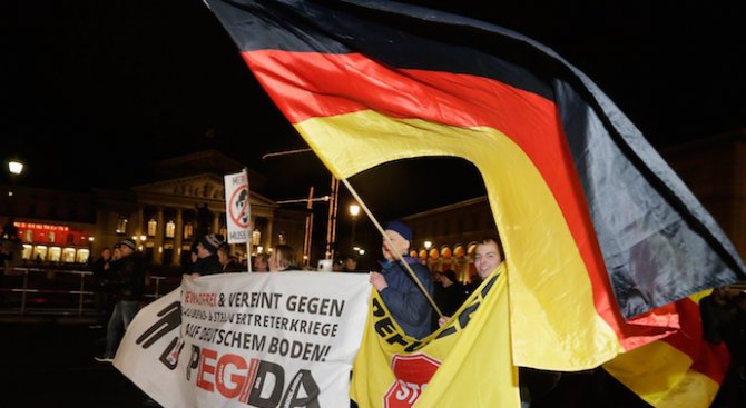 Хиляди участваха в антиимигрантски демонстрации в Дрезден и Прага