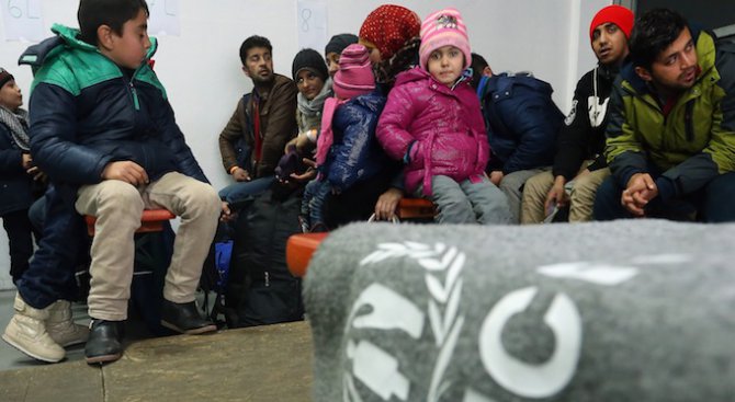 УНИЦЕФ: В момента повече жени и деца мигранти използват балканския маршрут