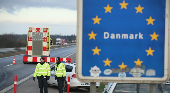 Законът за конфискуване на пари и ценни предмети от мигранти вече е в сила в Дания